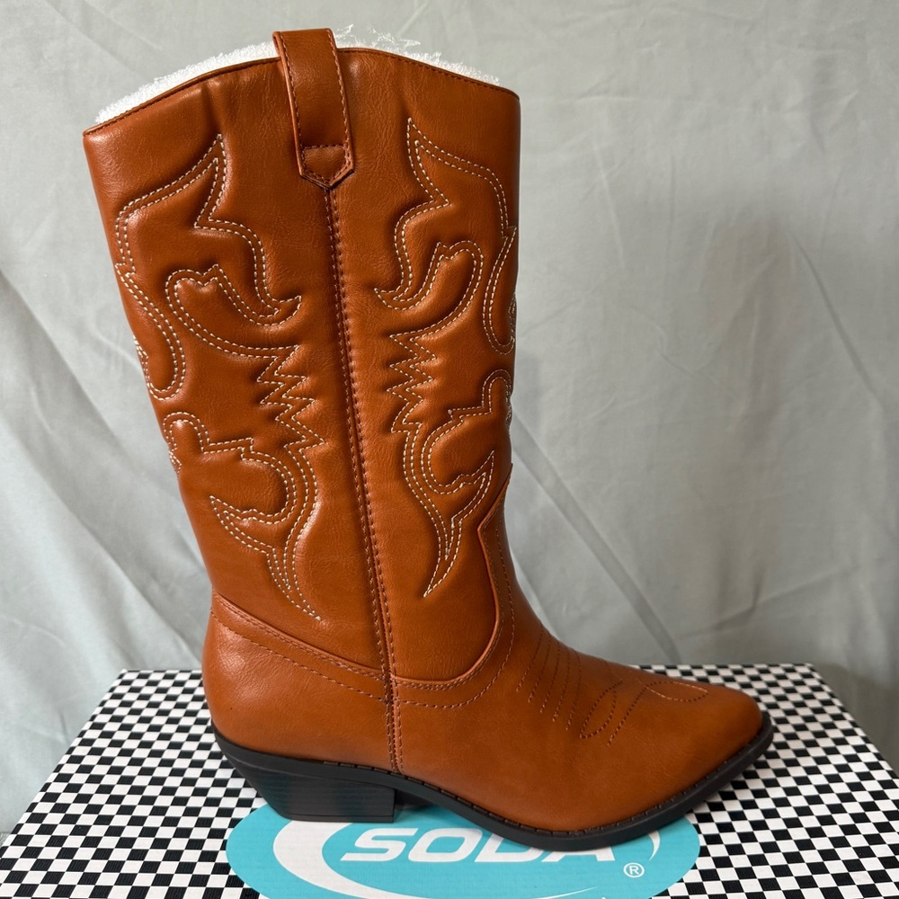 Soda Women's Tan Western Boots